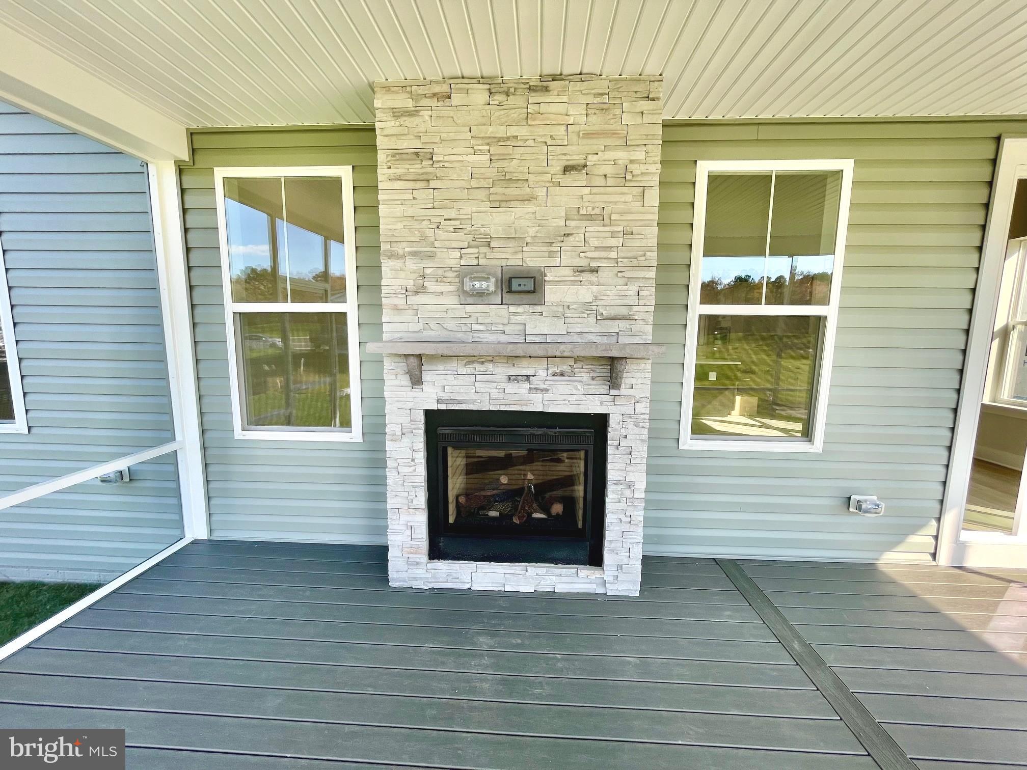 CHASE OAKS - Residential