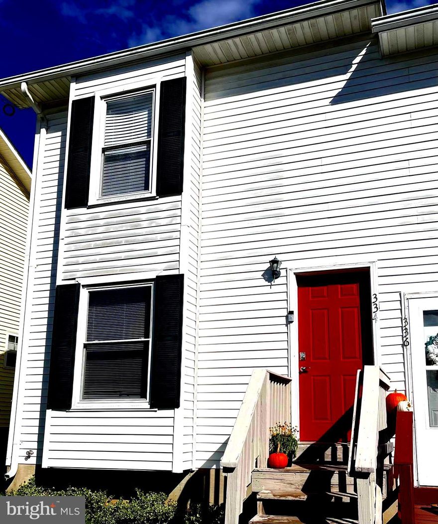 Good things come in small packages! This 2 bedroom 1.5 bath home has been completely renovated on the inside! Walk inside to see upgraded Bamboo Style floors and a stunning Living Room with Custom Grass Cloth feature wall to add elegance. The Kitchen has updated Counter tops, White Cabinets, Tiled Back Splash, Pantry and space for your dining table with a view of your fully Fenced Backyard and Deck. Upstairs the full bath has been updated with unique barn style doors. Bedroom 2 is cute as a button with special touches and bright colors. The Primary Bedroom has plenty of space and light. 

High speed internet is available through X-finity or GloFiber. A/C was replaced in 2019.  New glass sliding door installed recently with warranty.

Best of all, there's NO HOA or condo fee!

All within easy access to the Historic District, Farmers Market, Shops, Restaurants, and Adventure- visit nearby parks for Hiking or Canoeing on the Shenandoah River, or explore area Farms for Pick your own Apples and more- don't forget to check out a Winery or 2! Welcome Home!