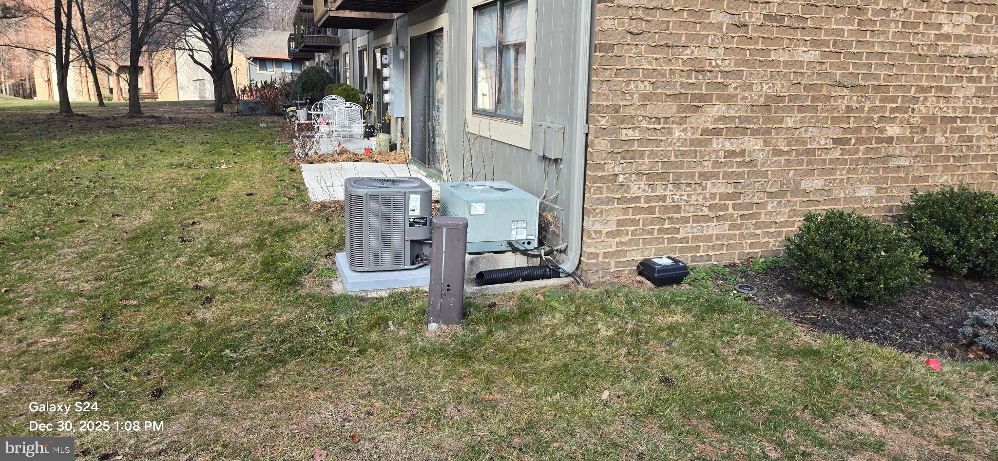 115 E KINGS HIGHWAY 211