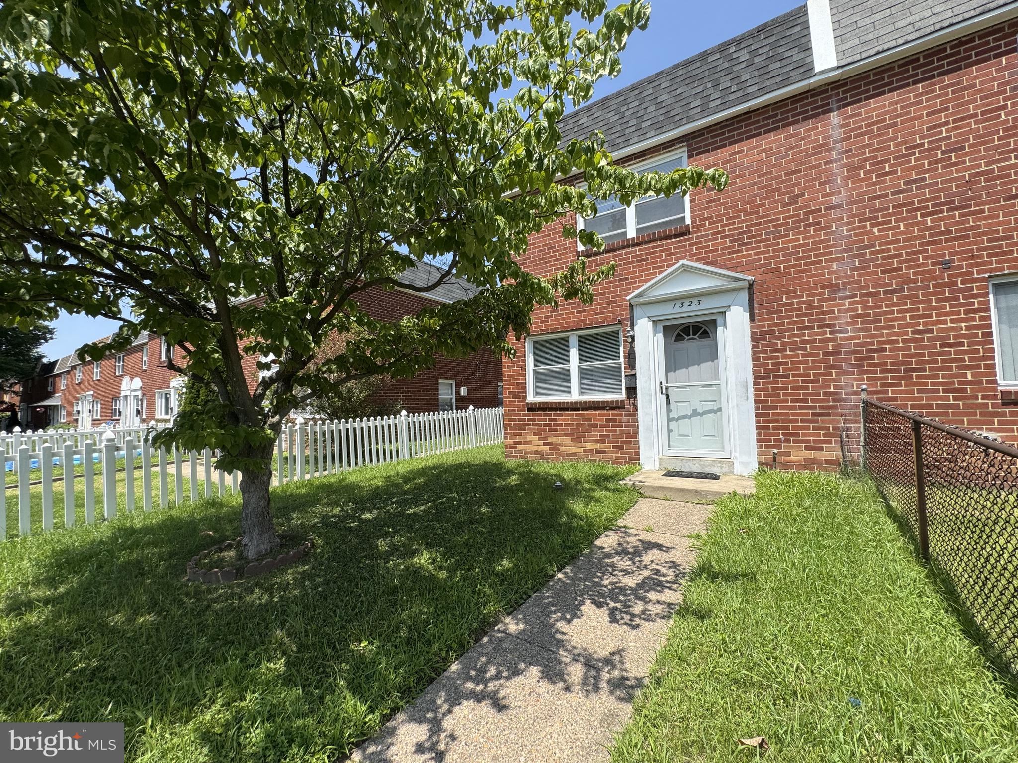 1323 MAPLE AVENUE