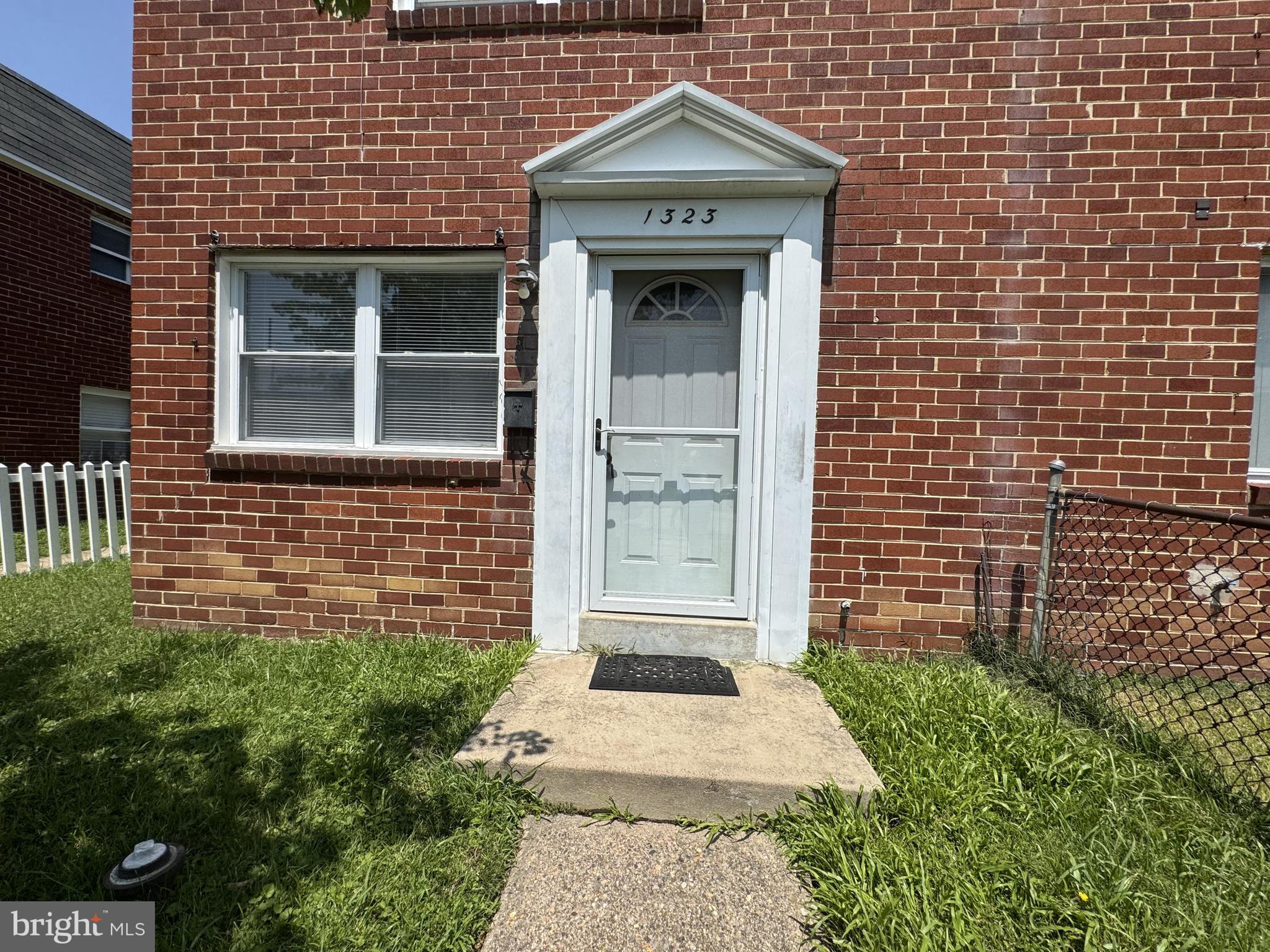 1323 MAPLE AVENUE