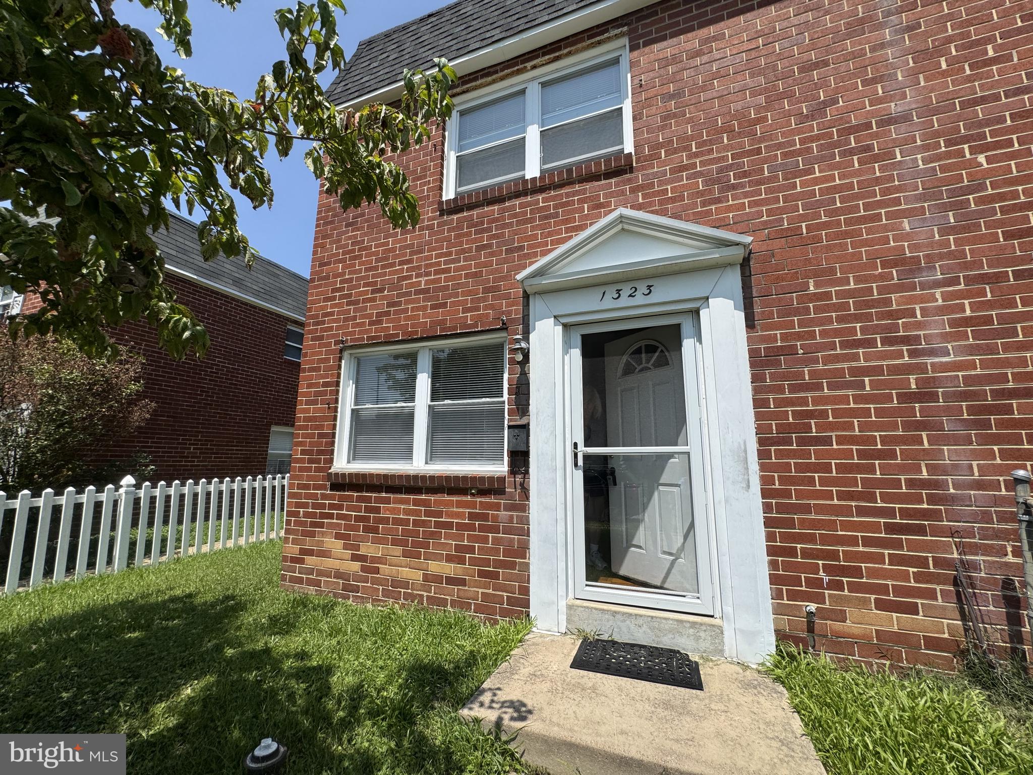 1323 MAPLE AVENUE