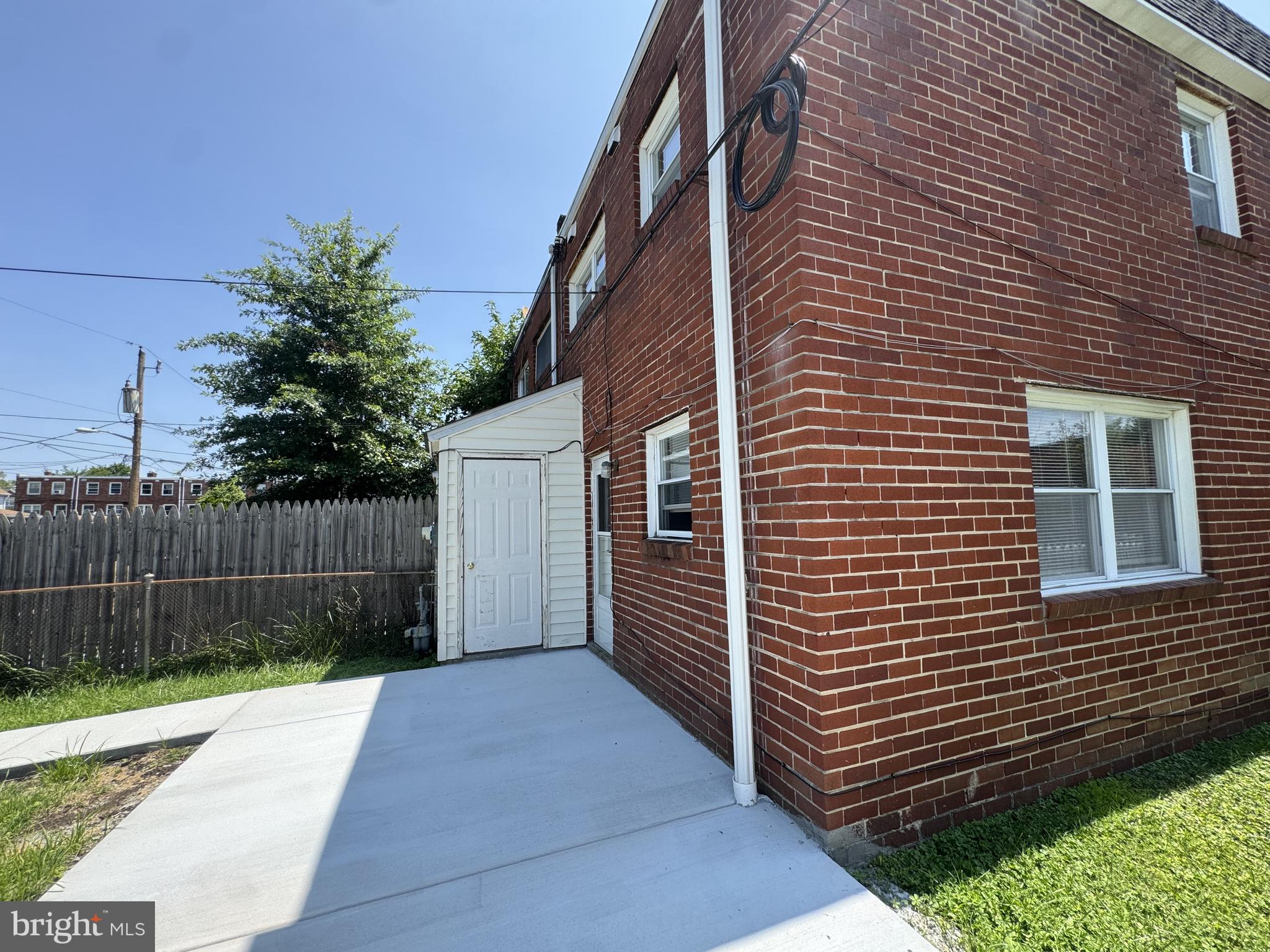 1323 MAPLE AVENUE