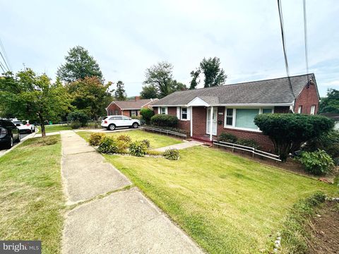 Photo of 8127 Murray Hill Drive, FORT WASHINGTON, MD 20744 (MLS # MDPG2167428) Photo of 8127 Murray Hill Drive, FORT WASHINGTON, MD 20744 (MLS # MDPG2167428)
