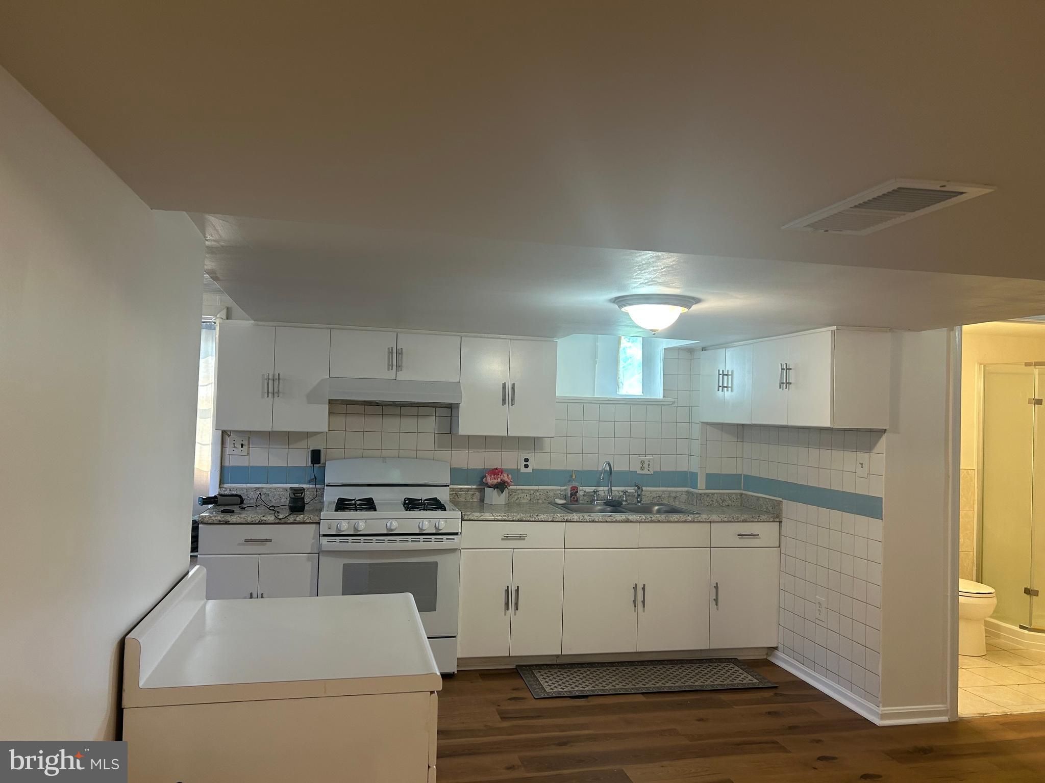 MURRAY HILL - Residential