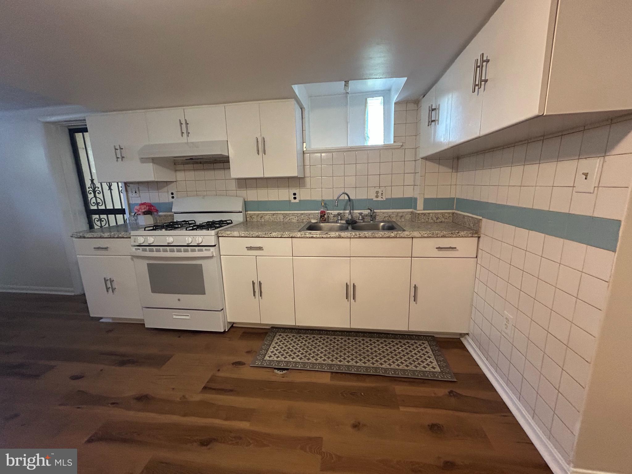 MURRAY HILL - Residential