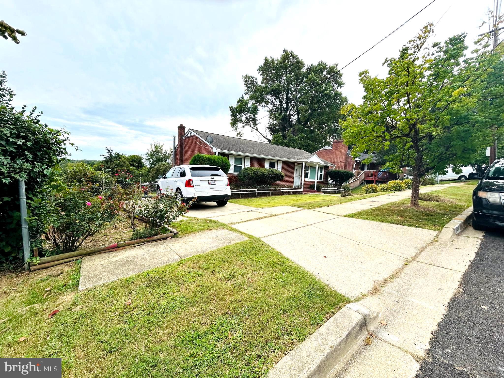 MURRAY HILL - Residential