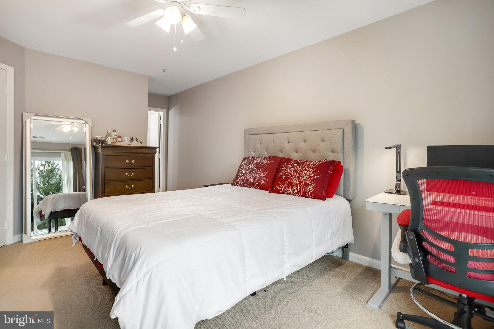 ASHBURN VILLAGE - Residential