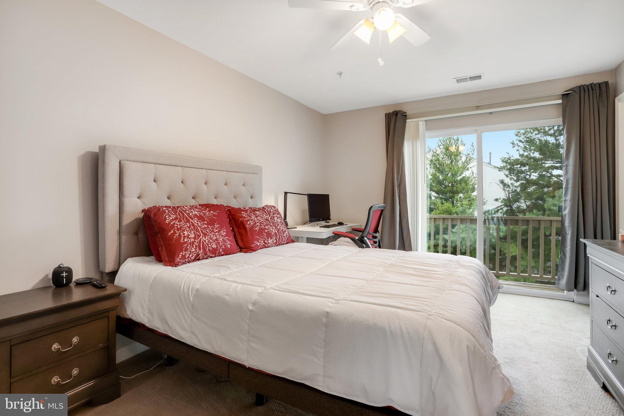 ASHBURN VILLAGE - Residential