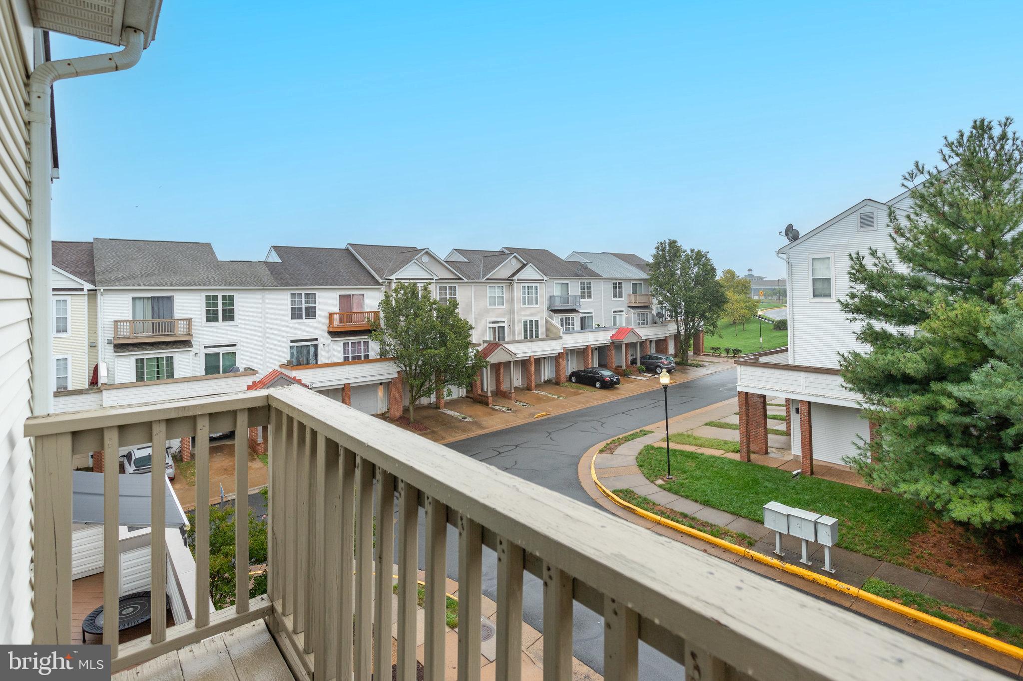 ASHBURN VILLAGE - Residential