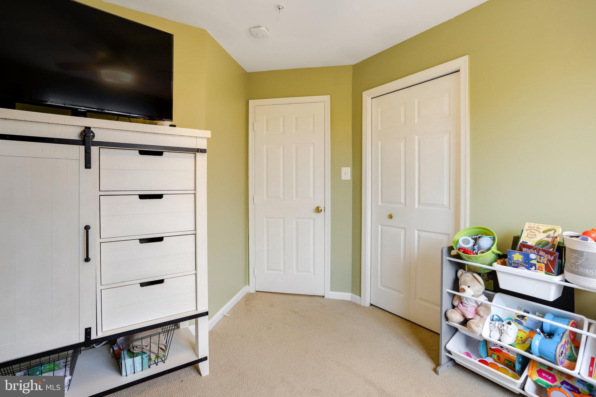 ASHBURN VILLAGE - Residential