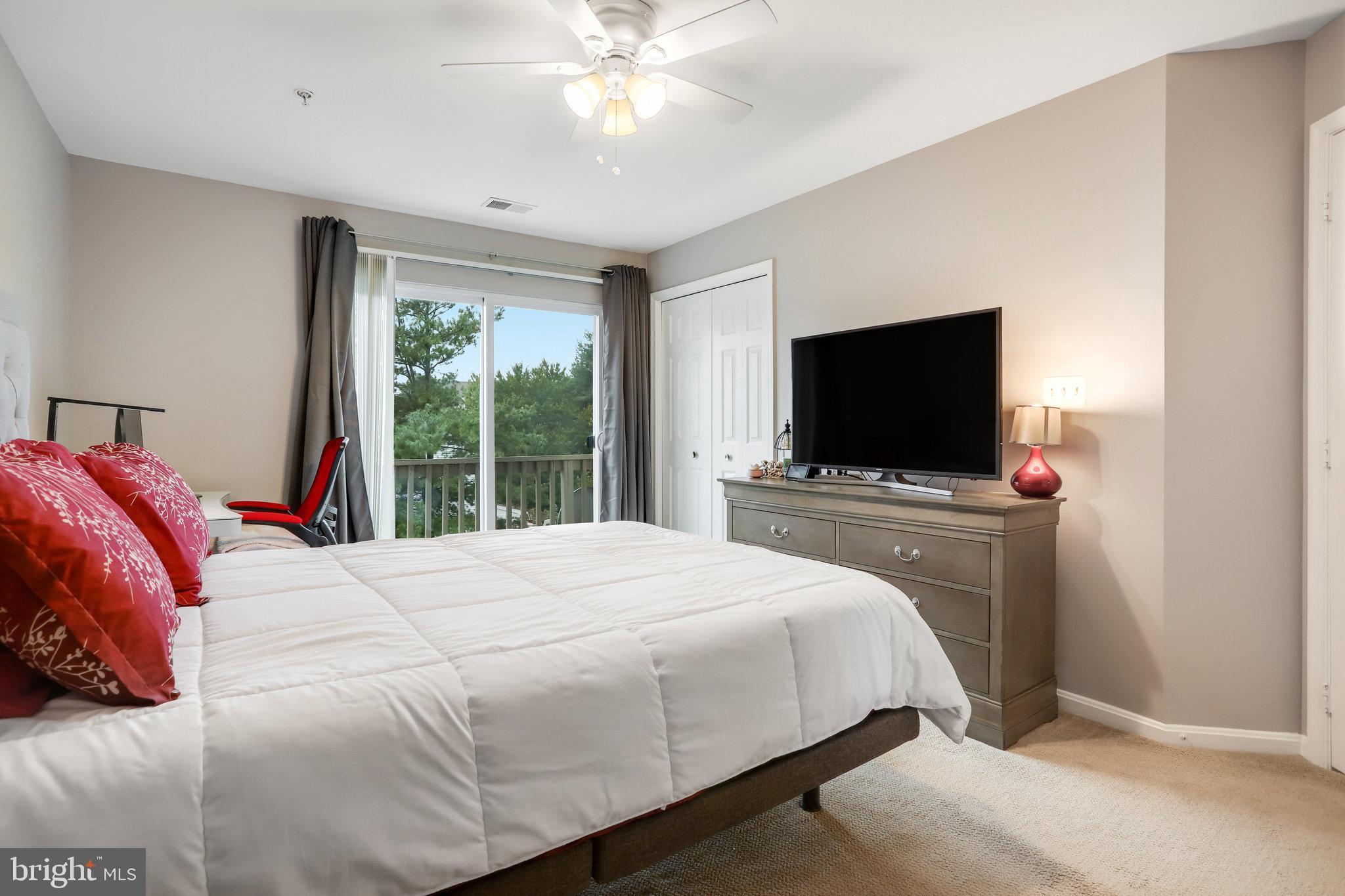 ASHBURN VILLAGE - Residential