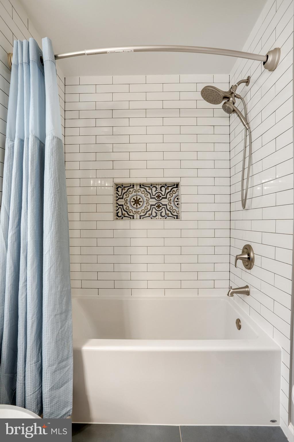 ASHBURN VILLAGE - Residential