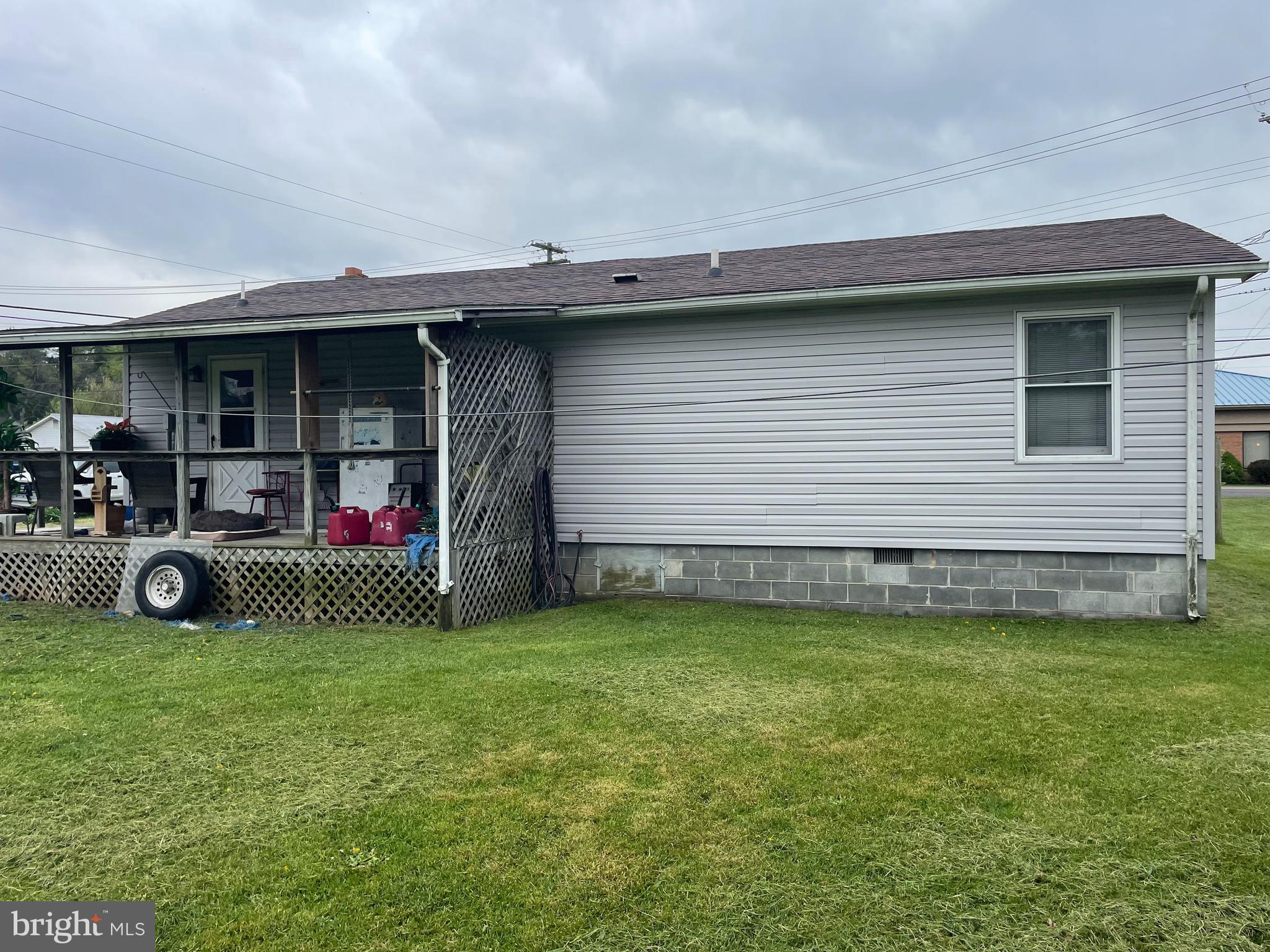 NONE UNRESTRICTED - Residential