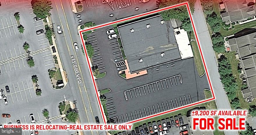 9,200 sf office building on .96 acres in Lititz, PA. Prime office or retail location on South Broad St/Route 501
(23,000 VPD). Nearby retail includes Weis Markets, AutoZone, Domino’s Pizza, Dunkin Donuts, Burger King, Taco Bell, and many more. Immediately adjacent to Wells Fargo Bank. Parcel has rear egress which leads to traffic signal on Route 501. All public utilities.