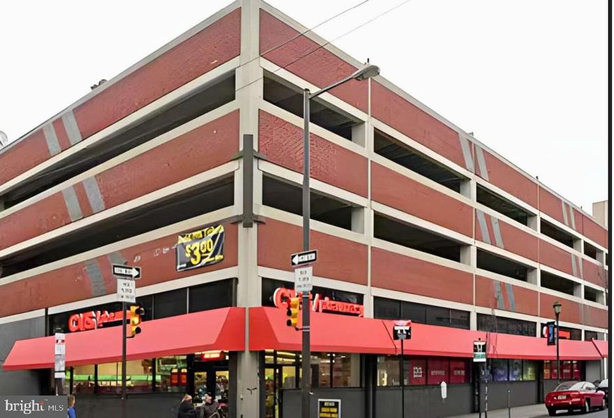 Former CVS on corner location between 10th and 11th streets. Seger Park located directly behind premises with large children’s play structures, basketball courts and a large dog park. Bustling neighborhood with national retailers surrounding i.e. Acme, Whole Foods, Starbucks.