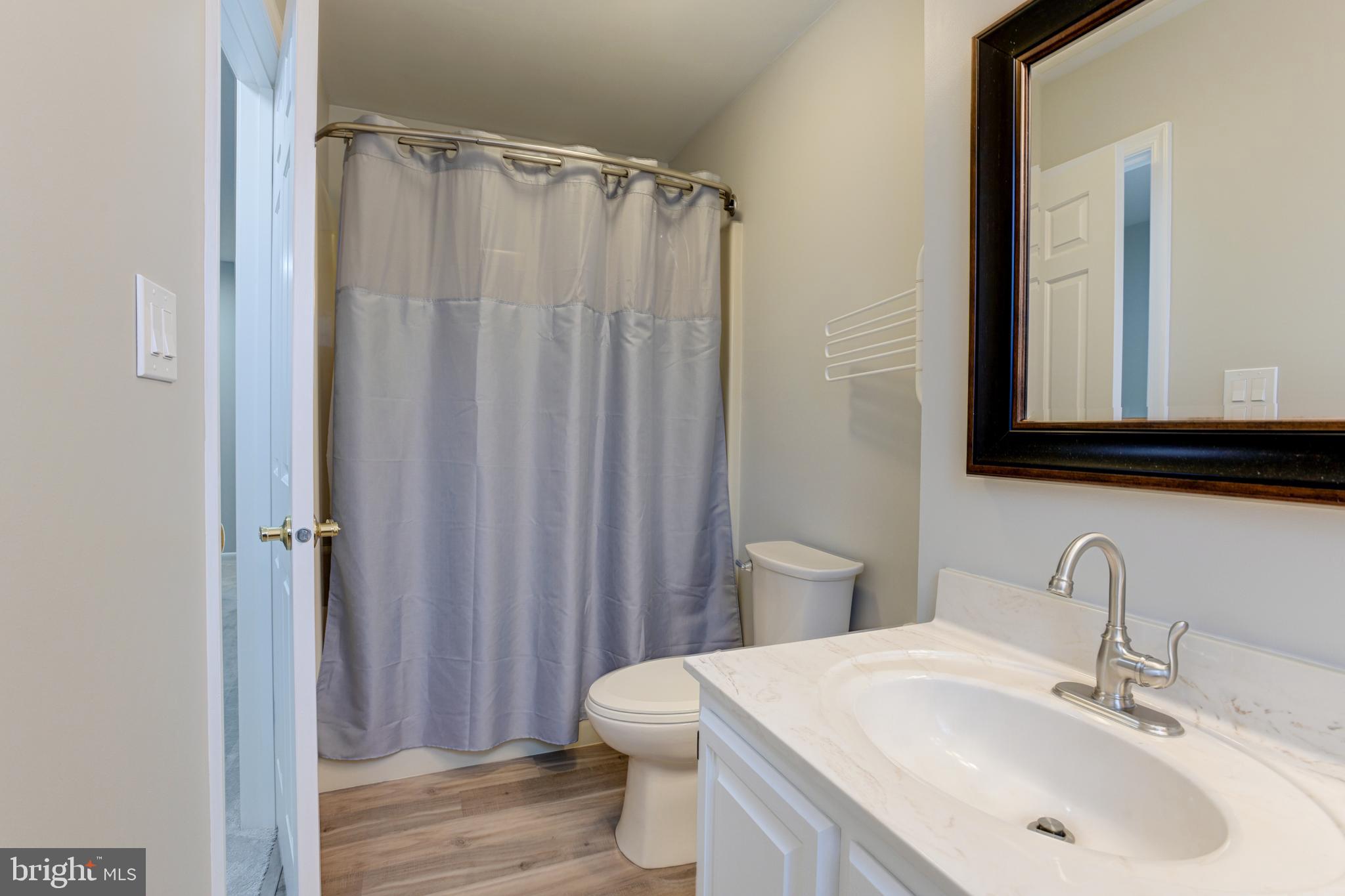 HUNTERS RUN - Residential