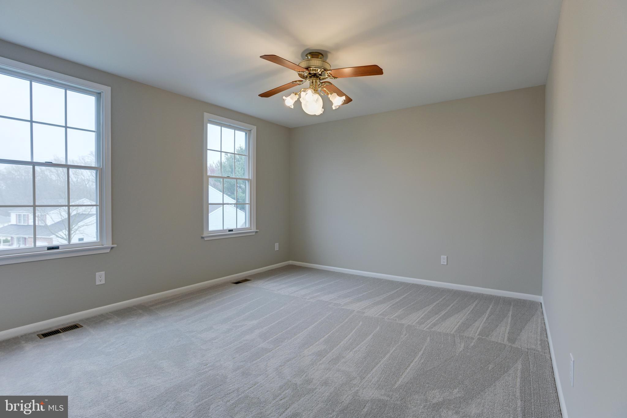 HUNTERS RUN - Residential