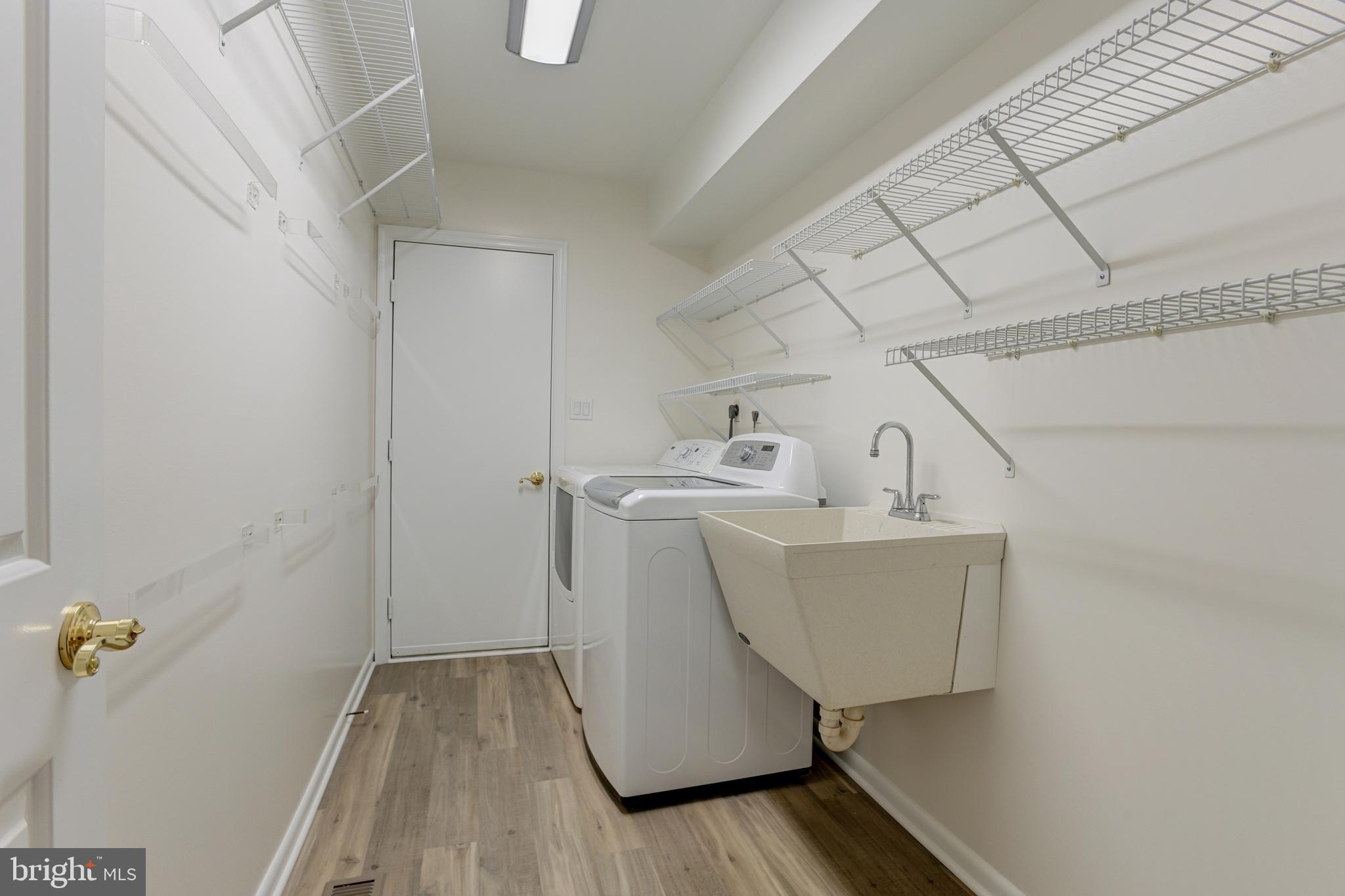 HUNTERS RUN - Residential