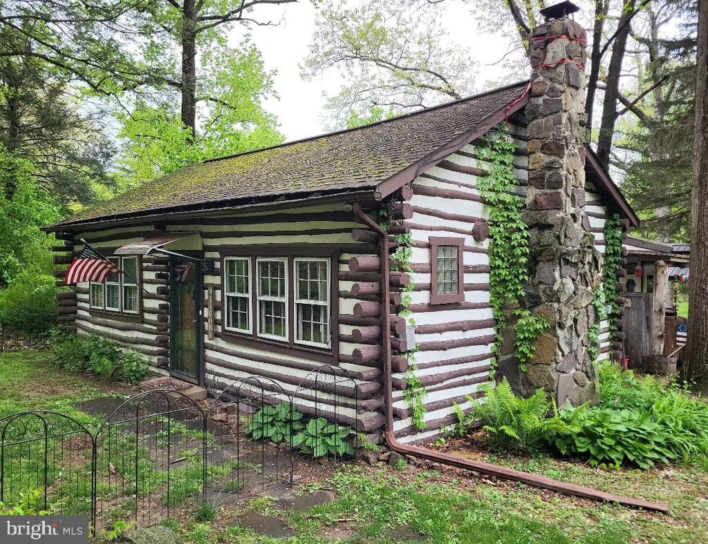 Photo of 231 Park Avenue, Lititz, PA 17543 (MLS # PALA2047258)