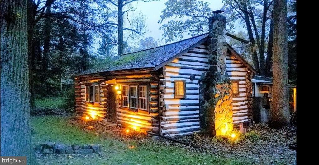 Photo of 231 Park Avenue, Lititz, PA 17543 (MLS # PALA2047258)