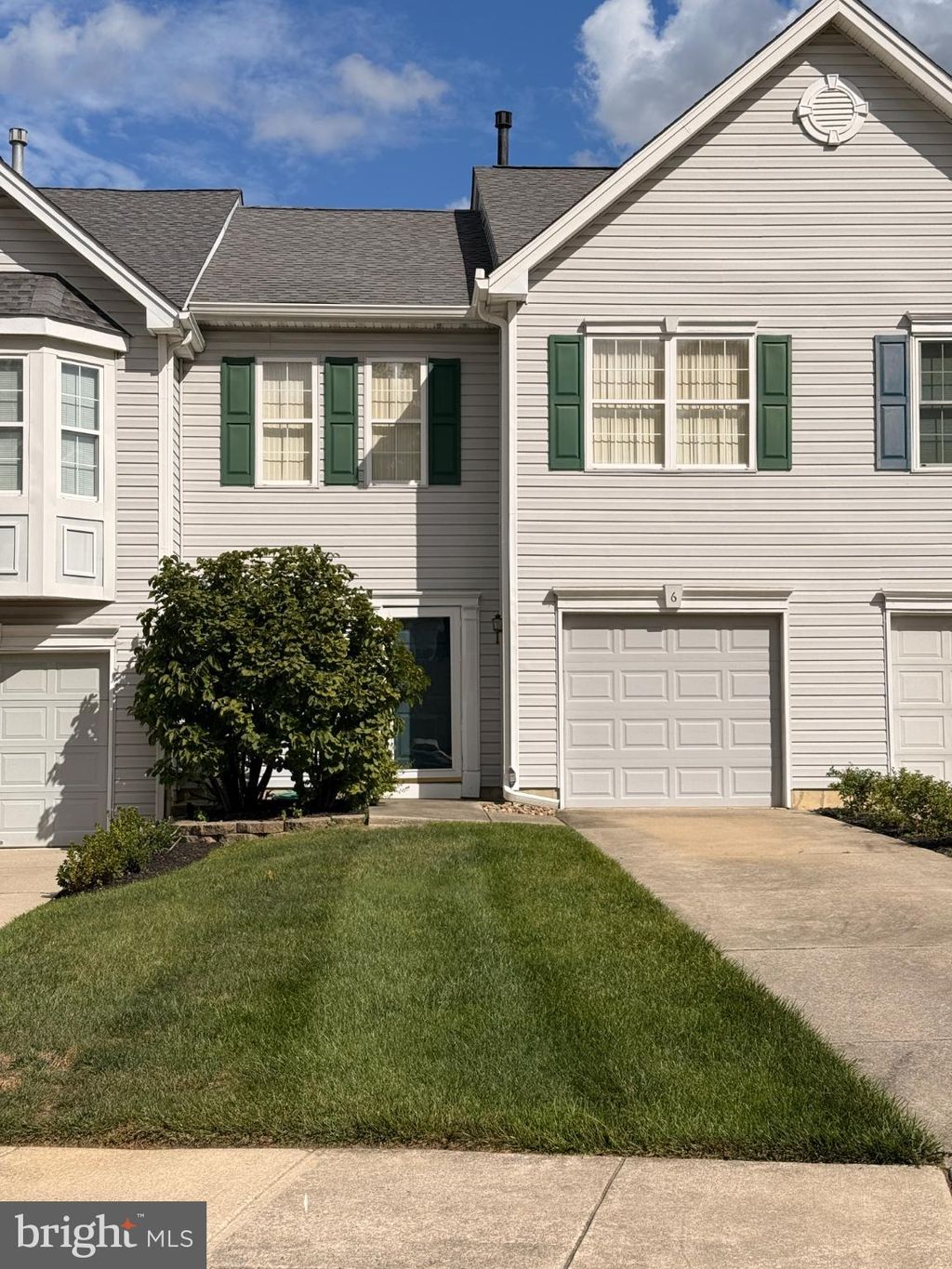 Photo of 6 Muirfield Court, BLACKWOOD, NJ 08012 (MLS # NJCD2103660)