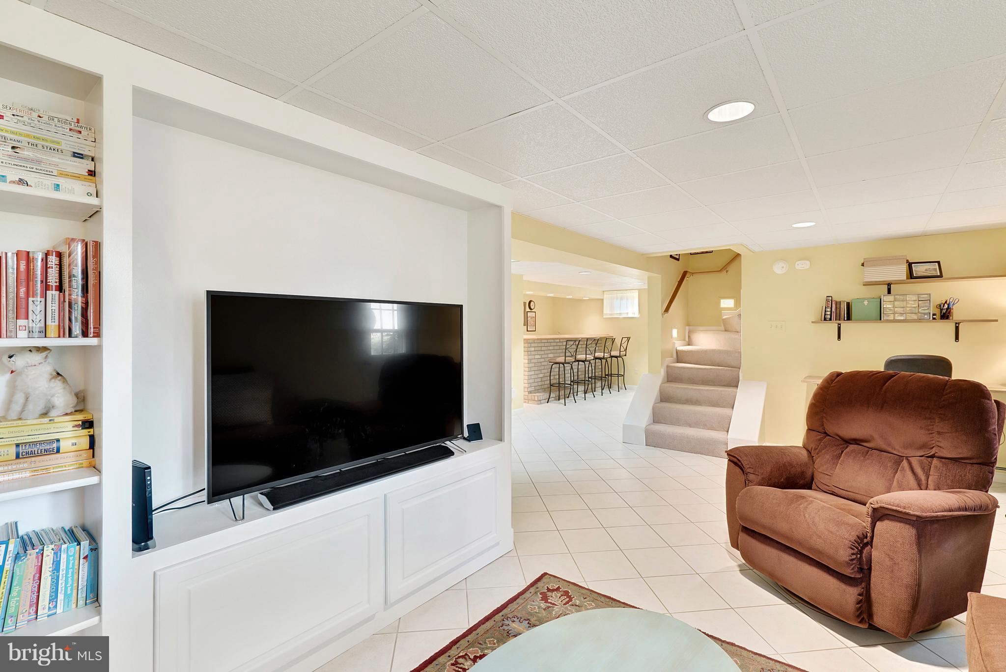 VIRGINIA HILLS - Residential