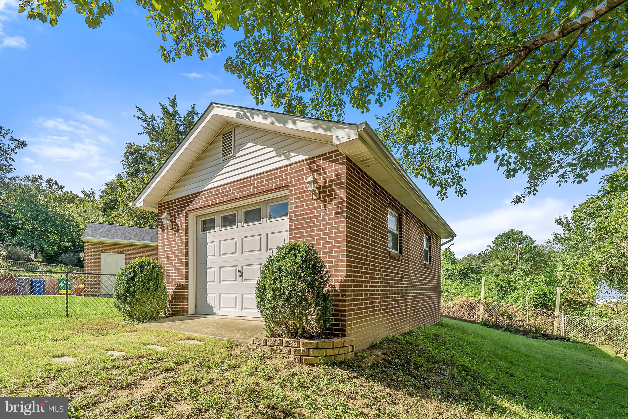 VIRGINIA HILLS - Residential