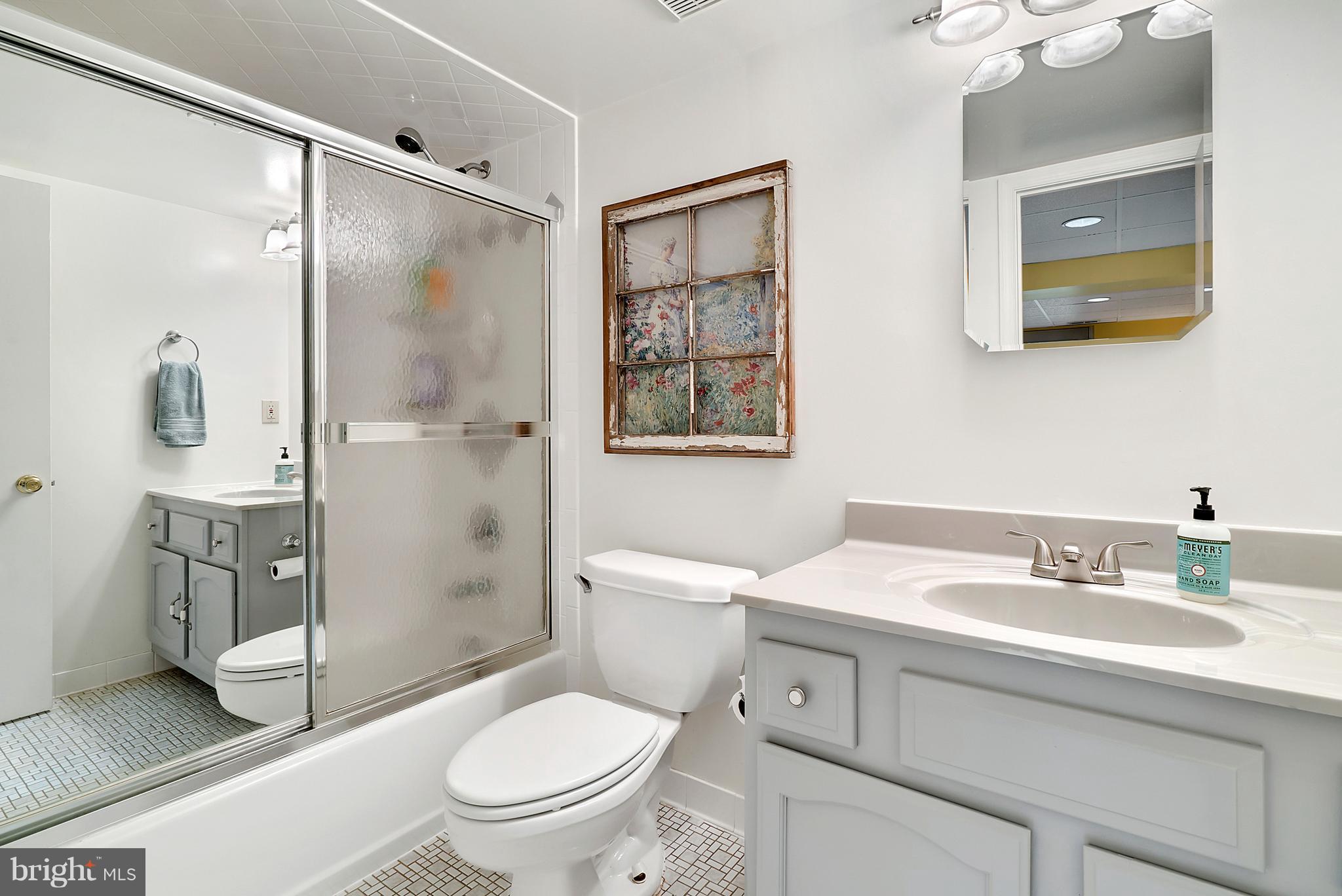 VIRGINIA HILLS - Residential