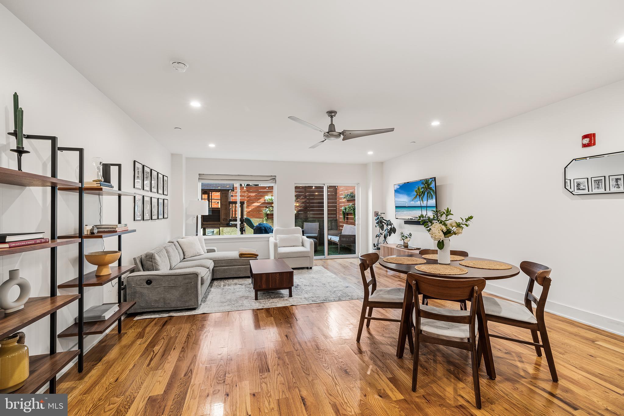 1517 BROWN STREET 00 1