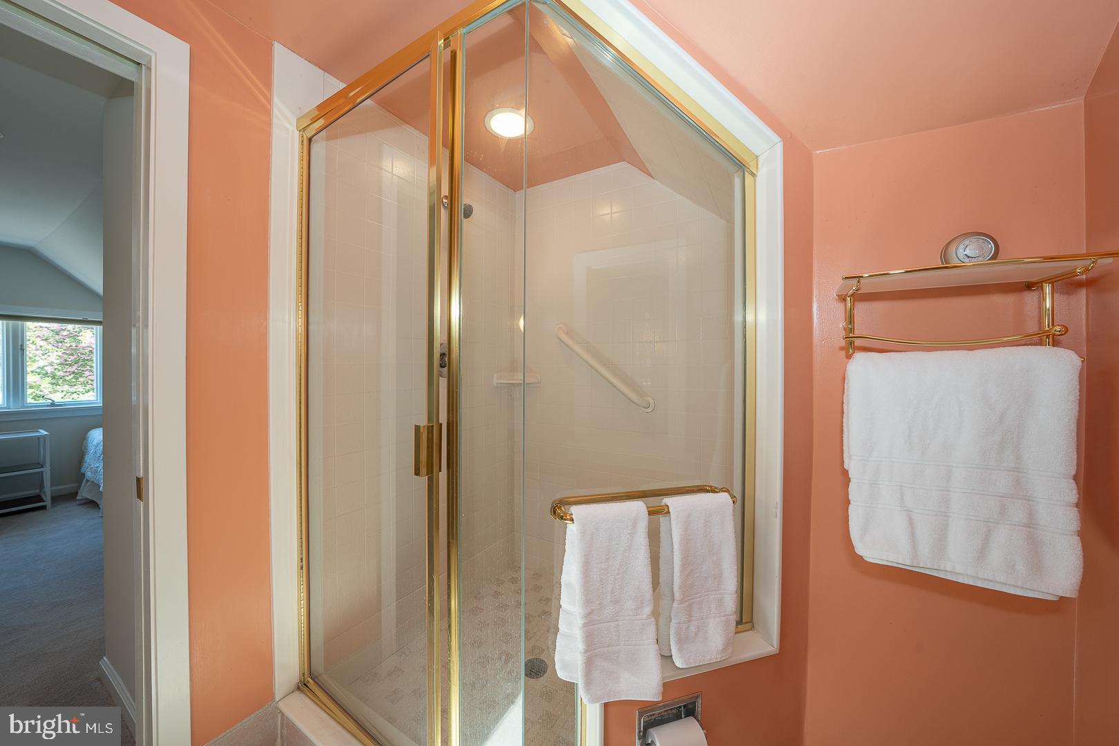 WYNNEWOOD - Residential