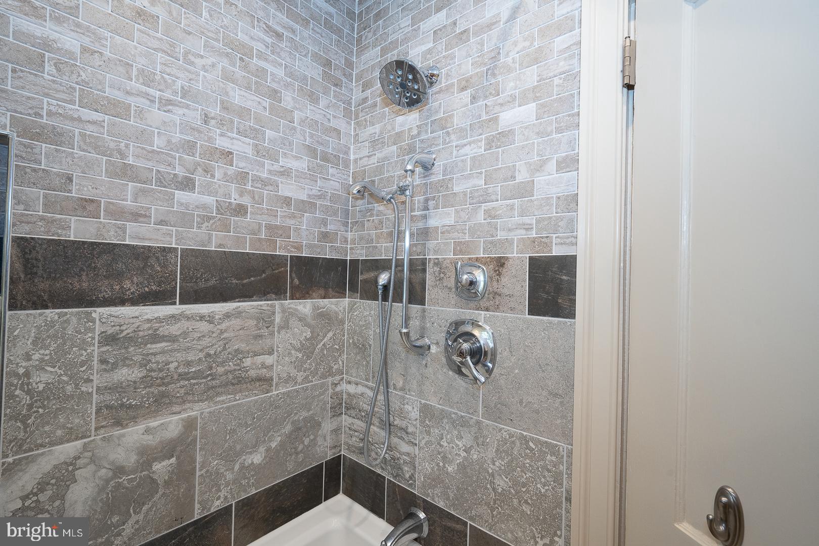 WYNNEWOOD - Residential