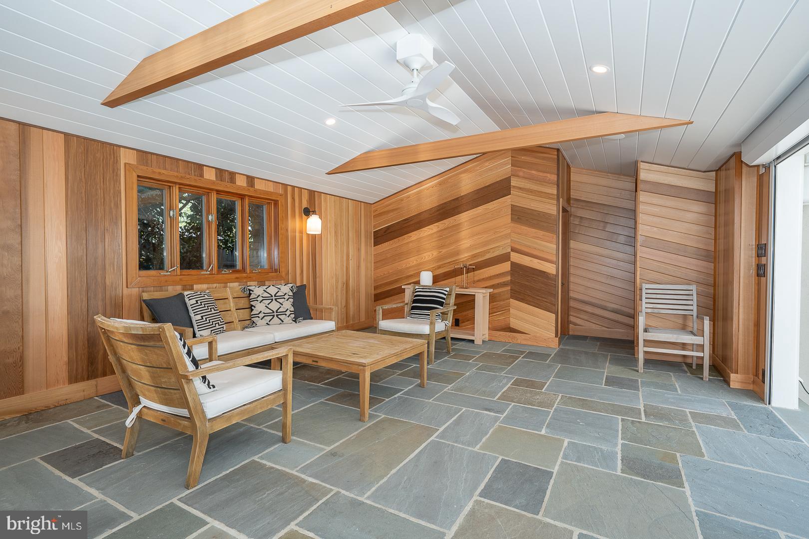 WYNNEWOOD - Residential