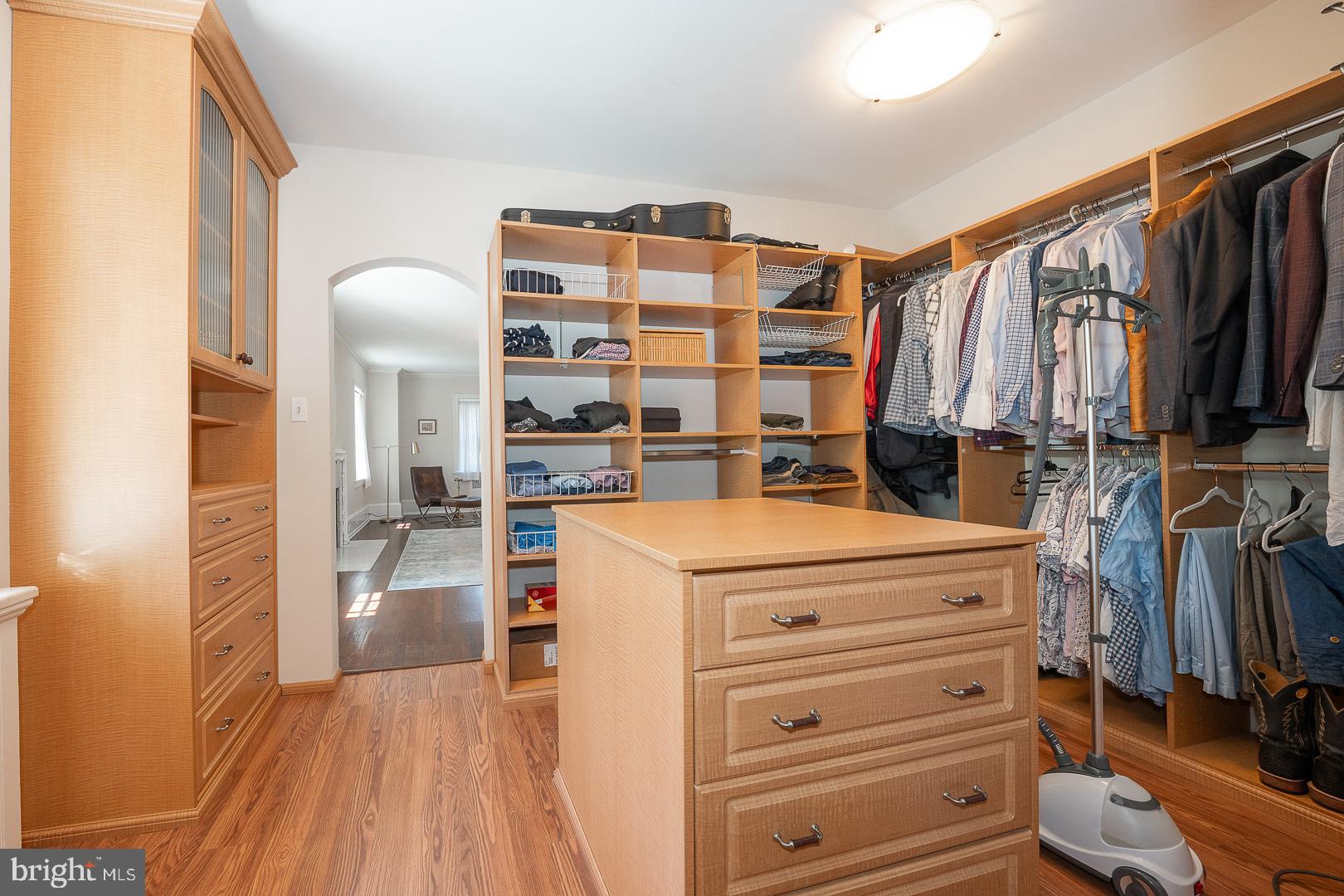 WYNNEWOOD - Residential