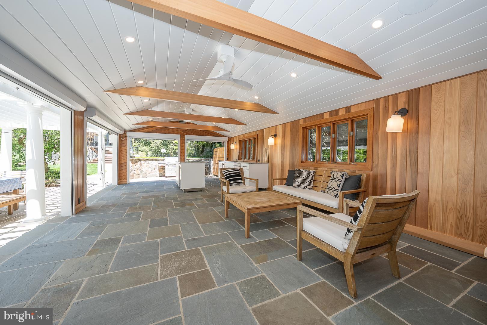 WYNNEWOOD - Residential