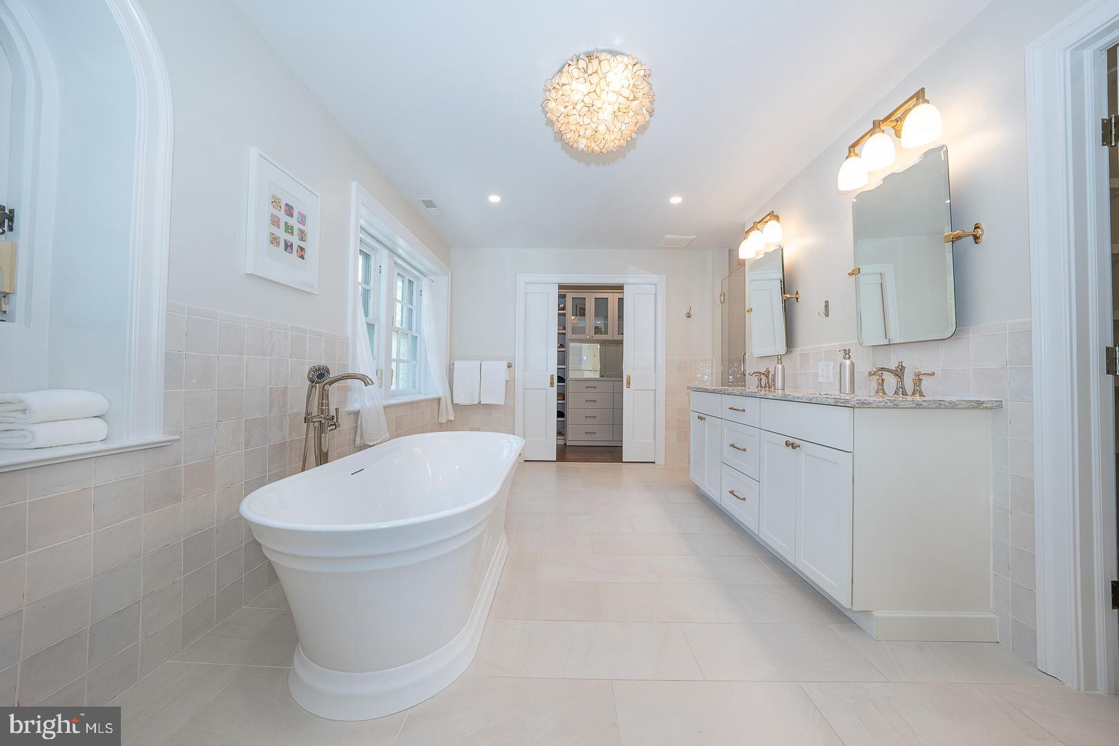 WYNNEWOOD - Residential