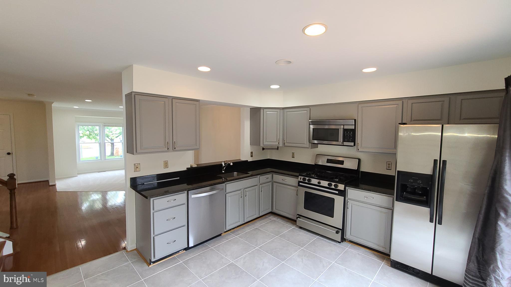 ASHBURN FARM - Residential Lease