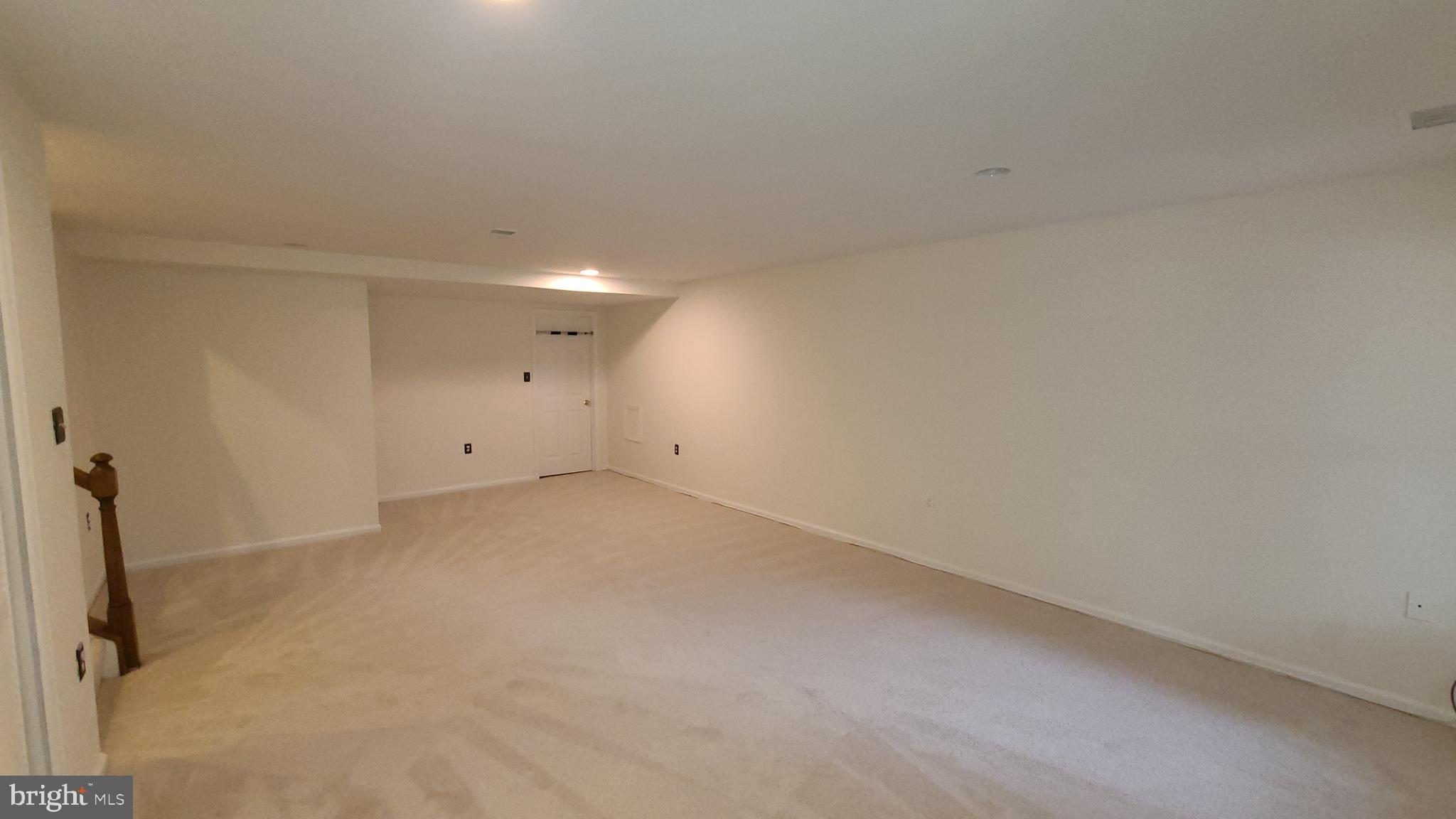 ASHBURN FARM - Residential Lease