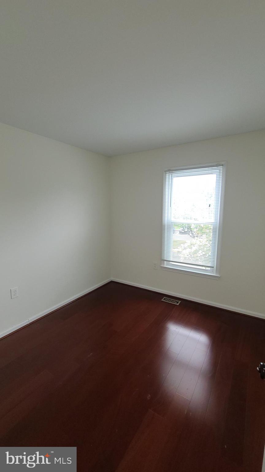 ASHBURN FARM - Residential Lease