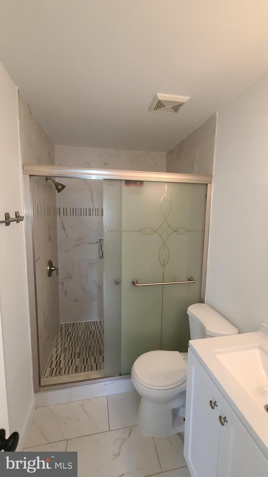 ASHBURN FARM - Residential Lease