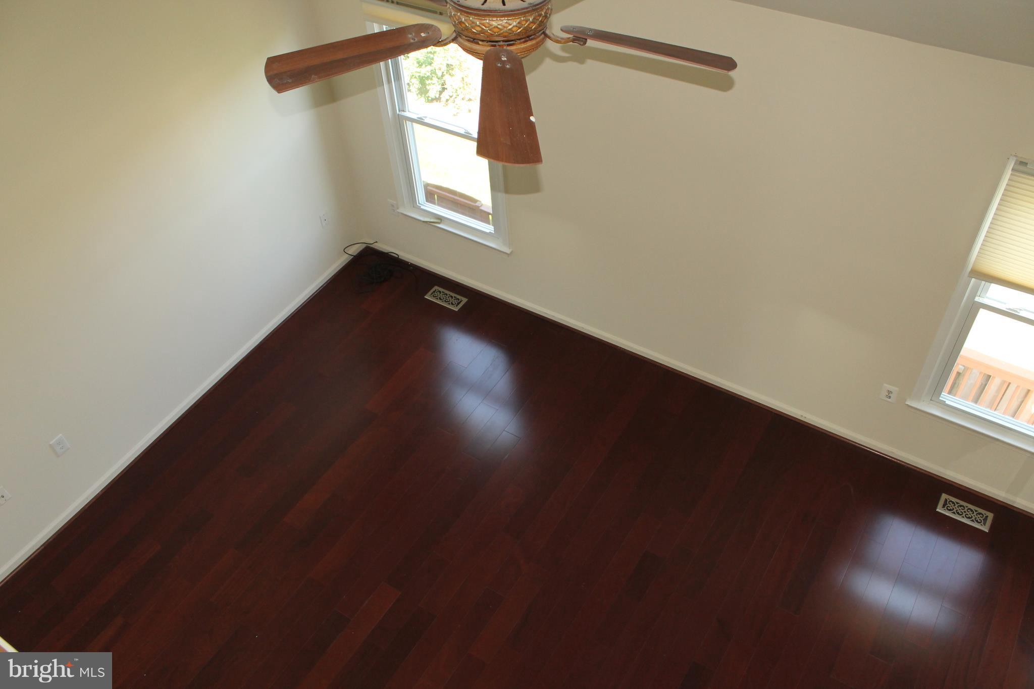 ASHBURN FARM - Residential Lease