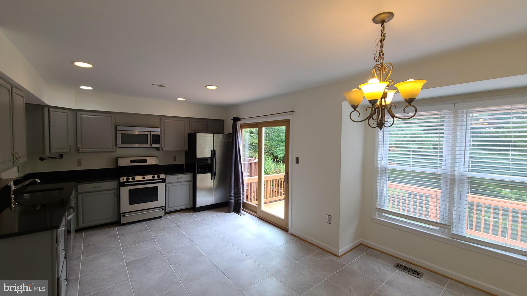 ASHBURN FARM - Residential Lease