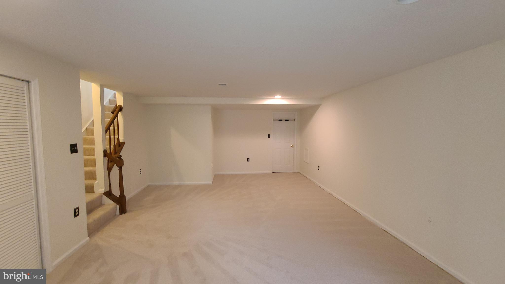 ASHBURN FARM - Residential Lease