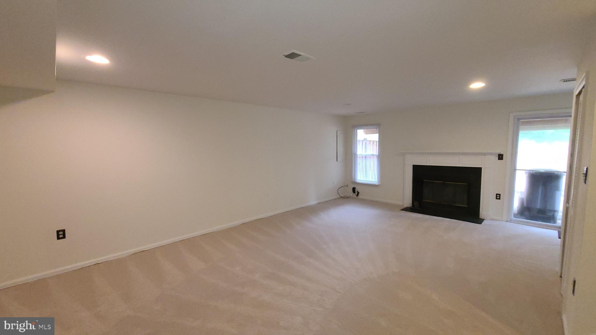 ASHBURN FARM - Residential Lease