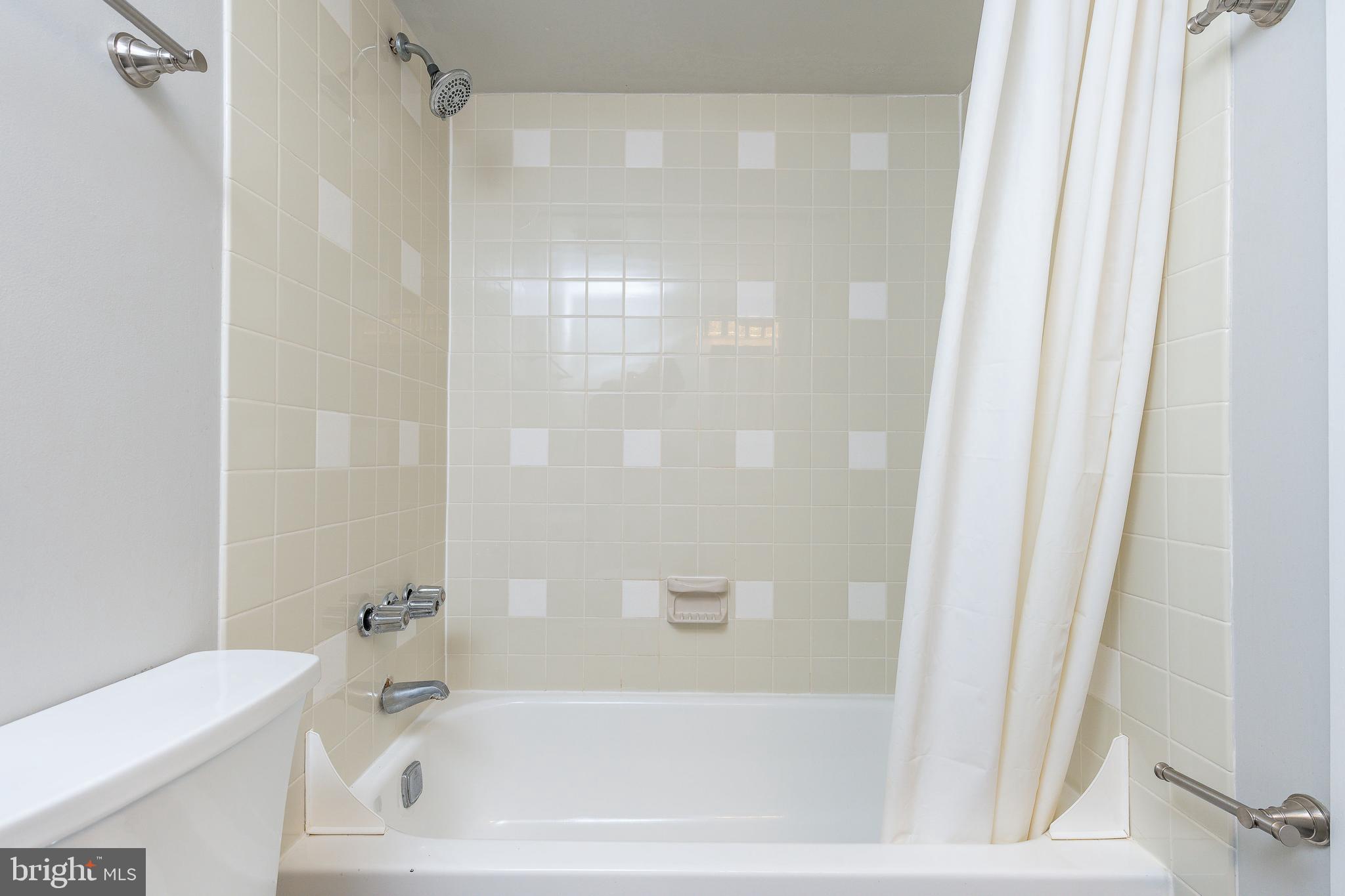 OLD CITY - Commercial Sale