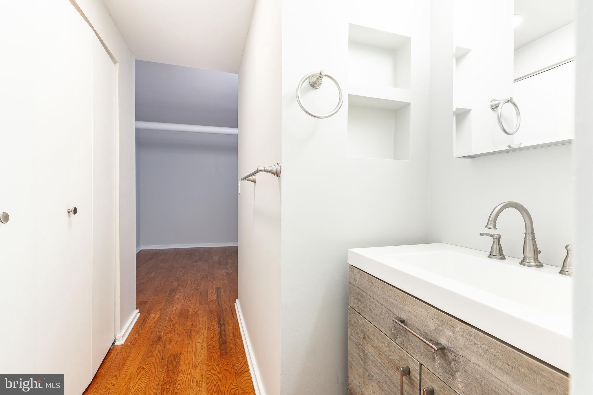 OLD CITY - Commercial Sale