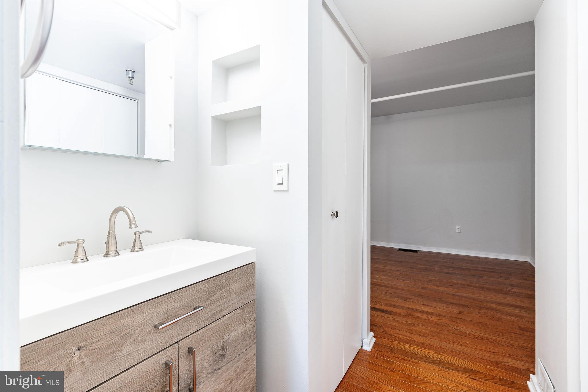 OLD CITY - Commercial Sale