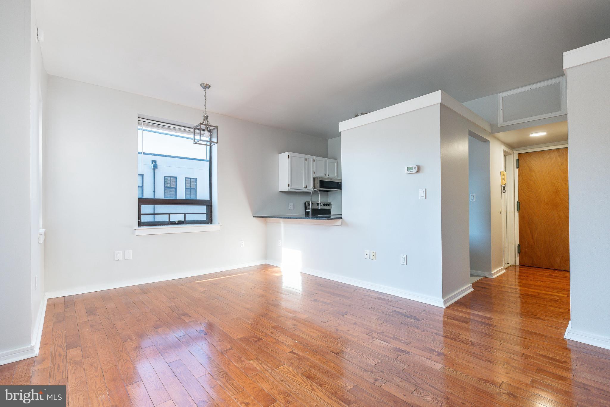 OLD CITY - Commercial Sale