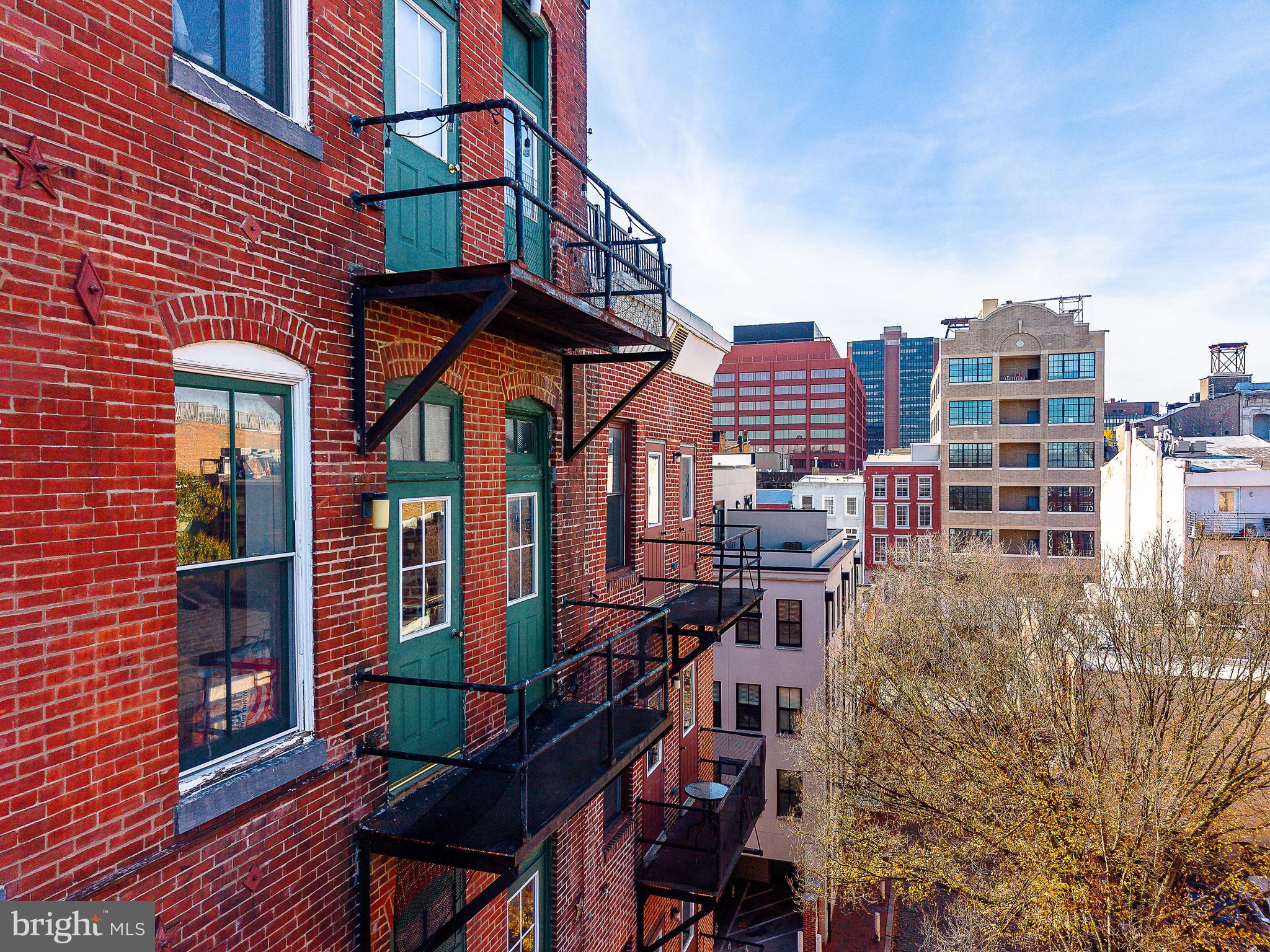 OLD CITY - Commercial Sale