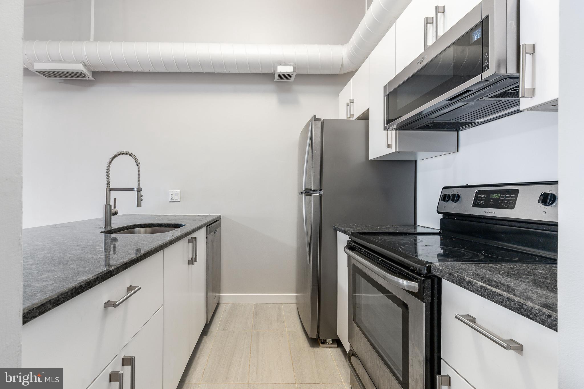 OLD CITY - Commercial Sale